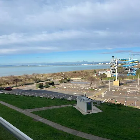 Les Pieds Dans Le Sable Vue 1 1 Le Grau-du-Roi
